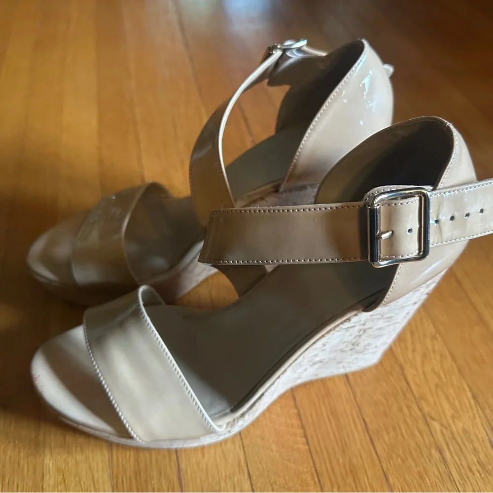 Stuart Weitzman Oneliner Light Nude Patent Leather Cork Wedge Sandals, Size 9.5